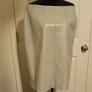 LAFAYETTE 148 Elegant Light Green Leather Skirt